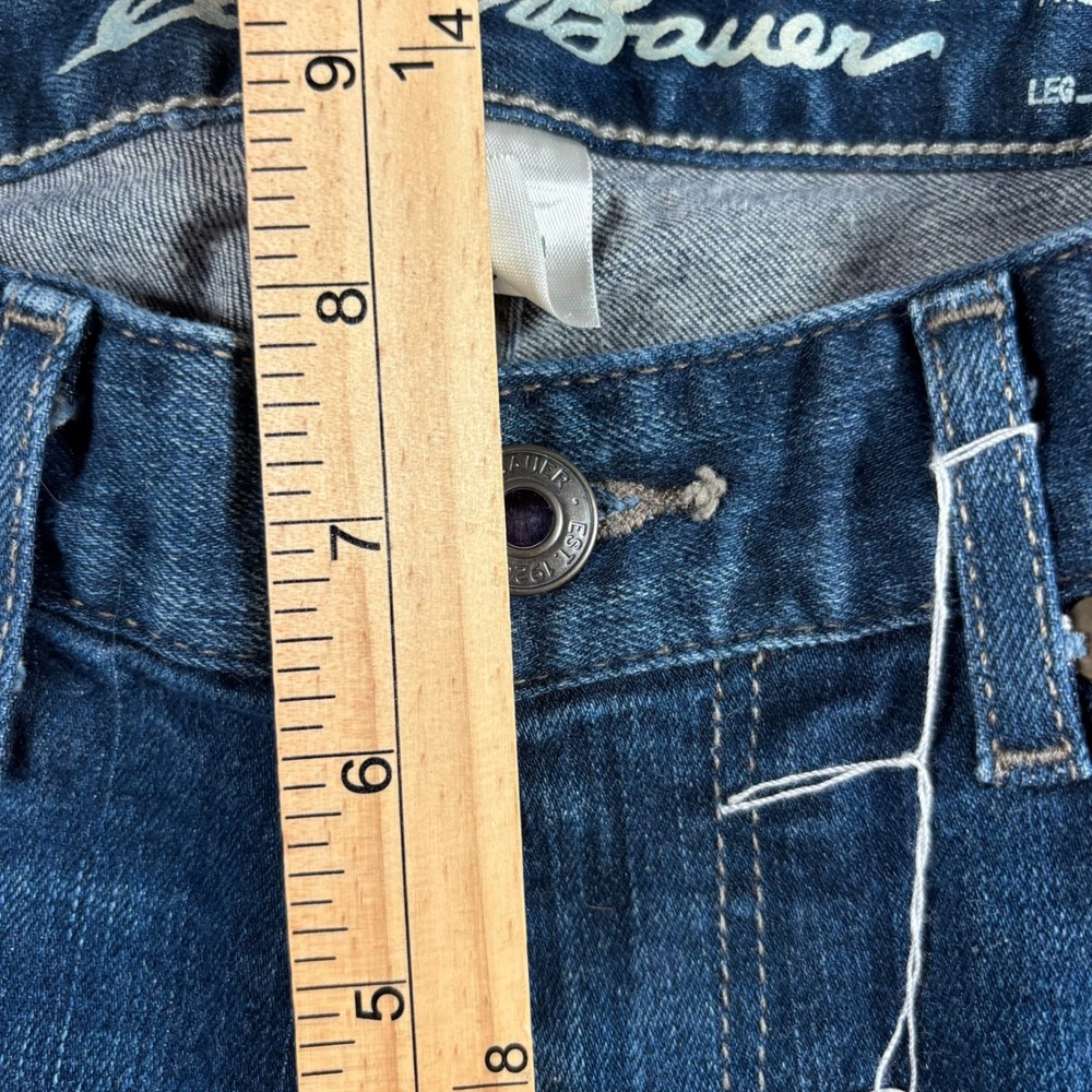 Eddie Bauer Straight Jeans Womens S0 Blue Slightly Curvy Dark Denim Normcore - Picture 6 of 7